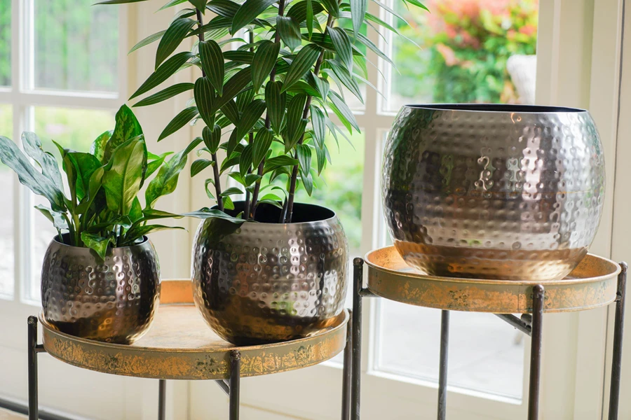 Bloempot Kody - d30 x h25cm - Lood Bloempot Kody - D30 X H25cm - Lood -Ingemaakte Serie Winkel bloempot kody d30 h25 lood bloempot lood 6 7